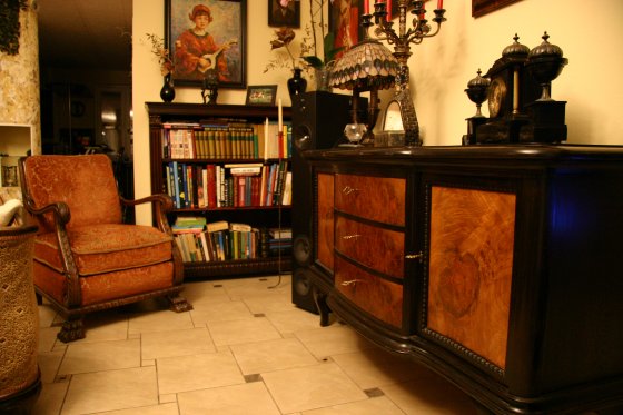  BIBLIOTECZKA, FOTEL I KOMODA